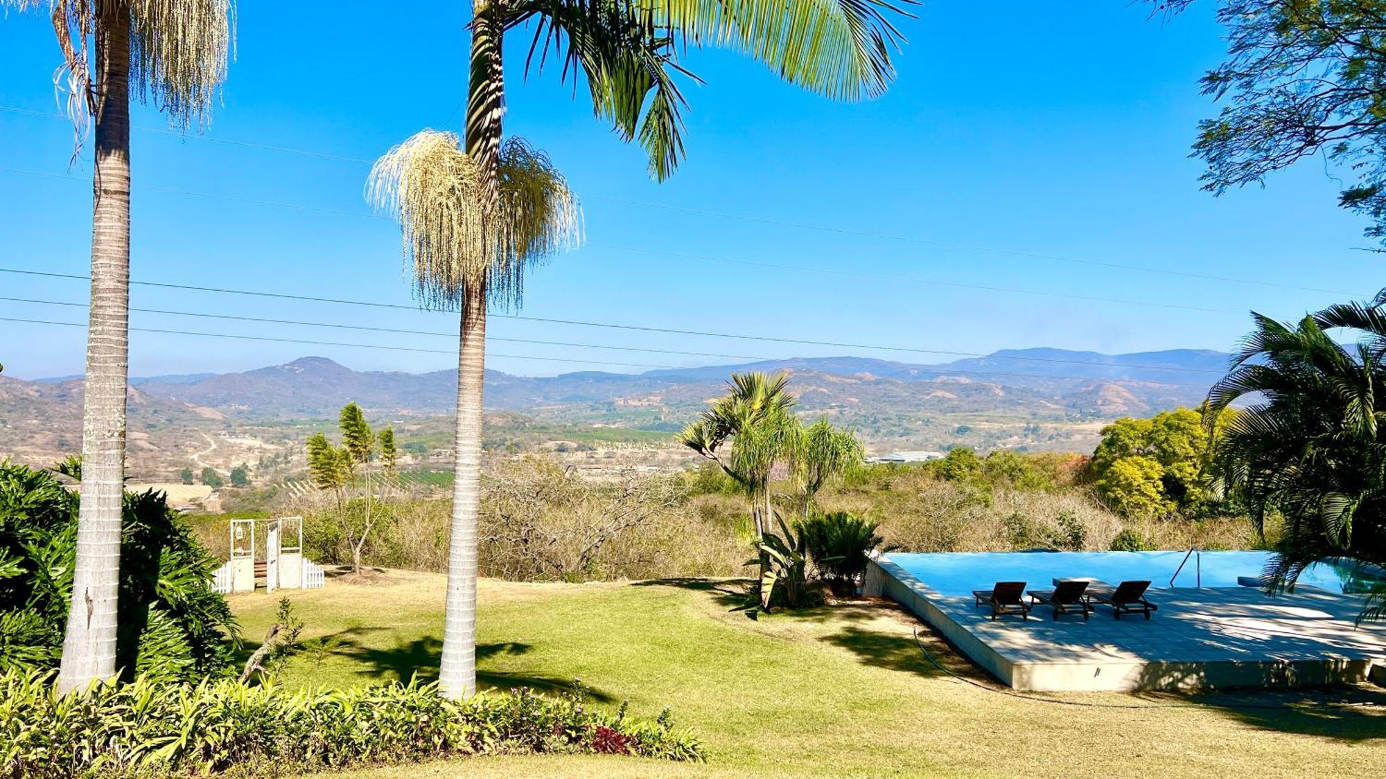 Loerieroep Estate - Mountainview Selfcatering Accommodation Nelspruit Mbombela Eksteriør billede